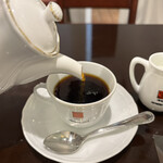 銀座みゆき館 銀座本店 - 小さなカップに2杯分です