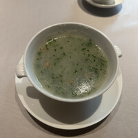 中国飯店 富麗華 - 長芋と春菊のスープ