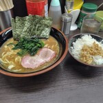 横濱家系ラーメン 勝鬨家 - 