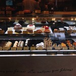 フジウ - ショーケース(ケーキ)