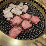 精肉問屋直営焼肉店 やきにくの蔵 - 