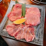 炭火焼肉 ホルモン にく式 - 