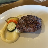 レッドフランマ - ミスジ肉の溶岩石グリル[100g] グレービーソース