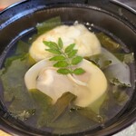 海老クネルと蛤のコンソメ＆出汁スープ。