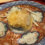 銀座 きた川 - 甘鯛松笠揚げ　韮の風味が旨味を引き立てます。