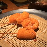 串揚げ 銀ノ鯱 - レンコンの肉詰め