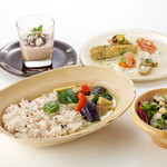 Night green curry lunch set (YORU GREEN CARRY LUNCH SET) recommended!