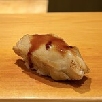 鮨 はしもと - 煮穴子
      ここの煮詰めが美味しく、ふっくらした穴子にめちゃくちゃ合います！