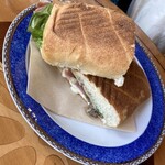 ニーノ カフェ - 生ハム・キノコペーストのパニーニ