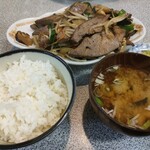 五番軒 - ニラレバ定食　900円
