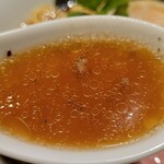 麦と麺助 - スープ