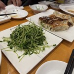 24時間 餃子酒場 - 