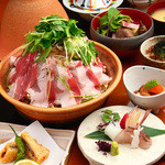 旬家 はちどり - 旬の食材で作られたコース料理も人気です。