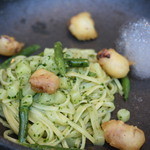 イル ギオットーネ ディ ピュー - )タコのてんぷらとじゃがいも、三度豆のバヴェﾂティーネ　ジェノベソース「あさりの泡」で