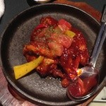 怪獣酒場 - ケイジャンスパイスで味付けしたチキンとパプリカ。これがめちゃくちゃ辛い(^◇^;)