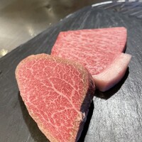 那古亭 - 手前ヒレ肉、奥サーロイン