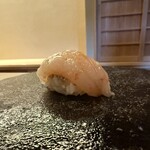 すし処 睦月 - 甘エビの昆布じめ
