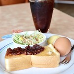 なお - 料理写真:モーニング・小倉トースト