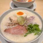 鶏白湯ラーメン ムツキ - 