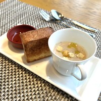 MIDO RESTAURANT PIC NIKA - 