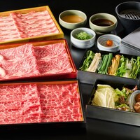 【三種のお肉のしゃぶしゃぶorすき焼き食べ放題】黒毛和牛赤身肉