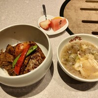 肉や大善 知立クロスゲート店 - A-5ブランド牛 サーロイン丼と肉すい