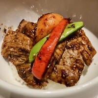 肉や大善 知立クロスゲート店 - A-5ブランド牛 サーロイン丼