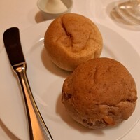 BENJAMINSTEAKHOUSE 六本木 - 胚芽パンとクルミパン