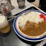 名代 富士そば - 料理写真:カレーライス、缶ビール