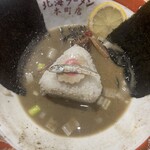 煮干しのビリー - 最後におにぎりを投入！