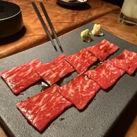 カルネジーオ イースト - 