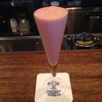 コーヒーハウス ニシヤ - ブラッドオレンジと牛乳のシェイク（450円）