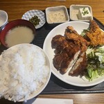 居食家　まるみ - チキンカツと唐揚定食　900円