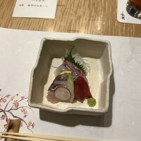 対馬のどぐろとイカ活き造り 博多 魚蔵 都ホテル店 - 