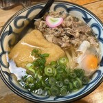 手打ちうどん やまびこ - 肉うどん大盛り、甘揚げ、生卵トッピング