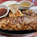 グリルハンター - 料理写真:Lサイズ　手ごねハンバーグステーキ300g　ライス＆スープ付き
2800円