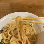 讃岐立食いうどん きりん屋 - 麺