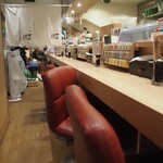すしまる - 店内（カウンター席）