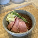 宍道湖しじみ中華蕎麦 琥珀 東京本店 - ローストポーク丼