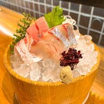 横浜 酒槽 - お通しお刺身四点盛