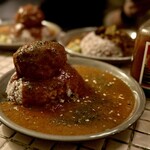 喫茶バー ナイマ - ハンバーグカレー
