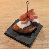 いちじくと生ハムとクリームチーズ