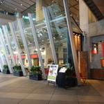 ラ・メール・プラール - 入口とカフェ側