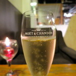 ABBOT KiNNEY - MOËT & CHANDON