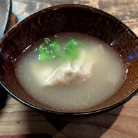 十二社通り 地鶏焼とりや - お通し: 水餃子