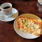 星乃珈琲店 - 料理写真:　モーニングサービス　ハムチーズトースト　　　　　　　　　　　彦星ブレンド　600円