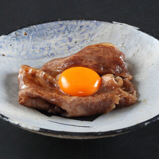 大人気の『鉄板で仕上げるすき焼き』は必食！