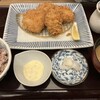 かつ将 - カキフライとヒレカツ定食　玄米と豚汁　キャベツは別添え（写真撮り忘れ）