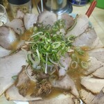 ラーメン起歩 - てんこ盛りチャーシューラーメン