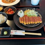 焼肉 肉十八 - 　牛カツ定食　（中）